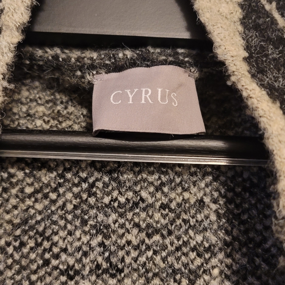 Cyrus Sweater - Picture 5 of 5